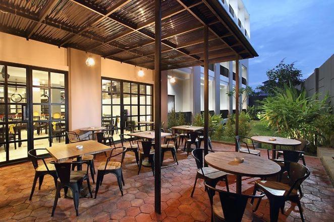 Helios Hotel & Convention Watampone Exterior foto